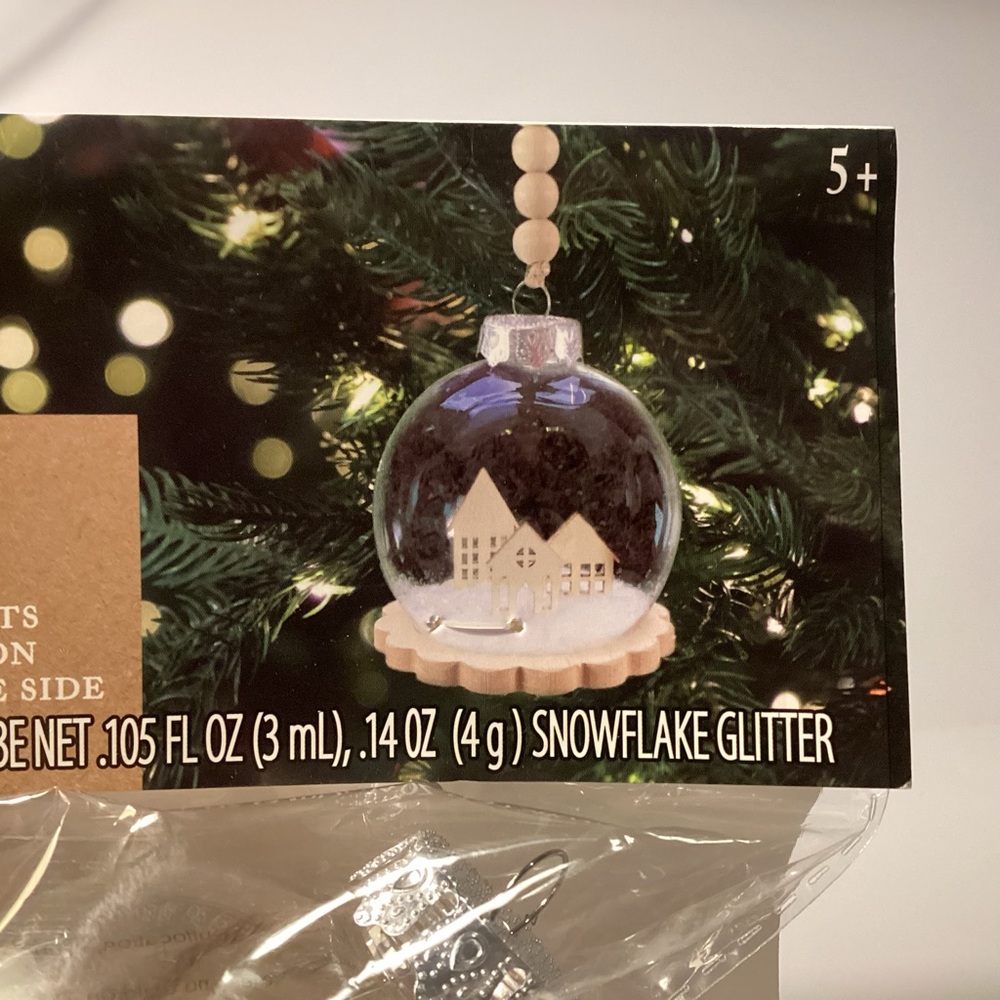 DIY ornament snowglobe Christmas decoration